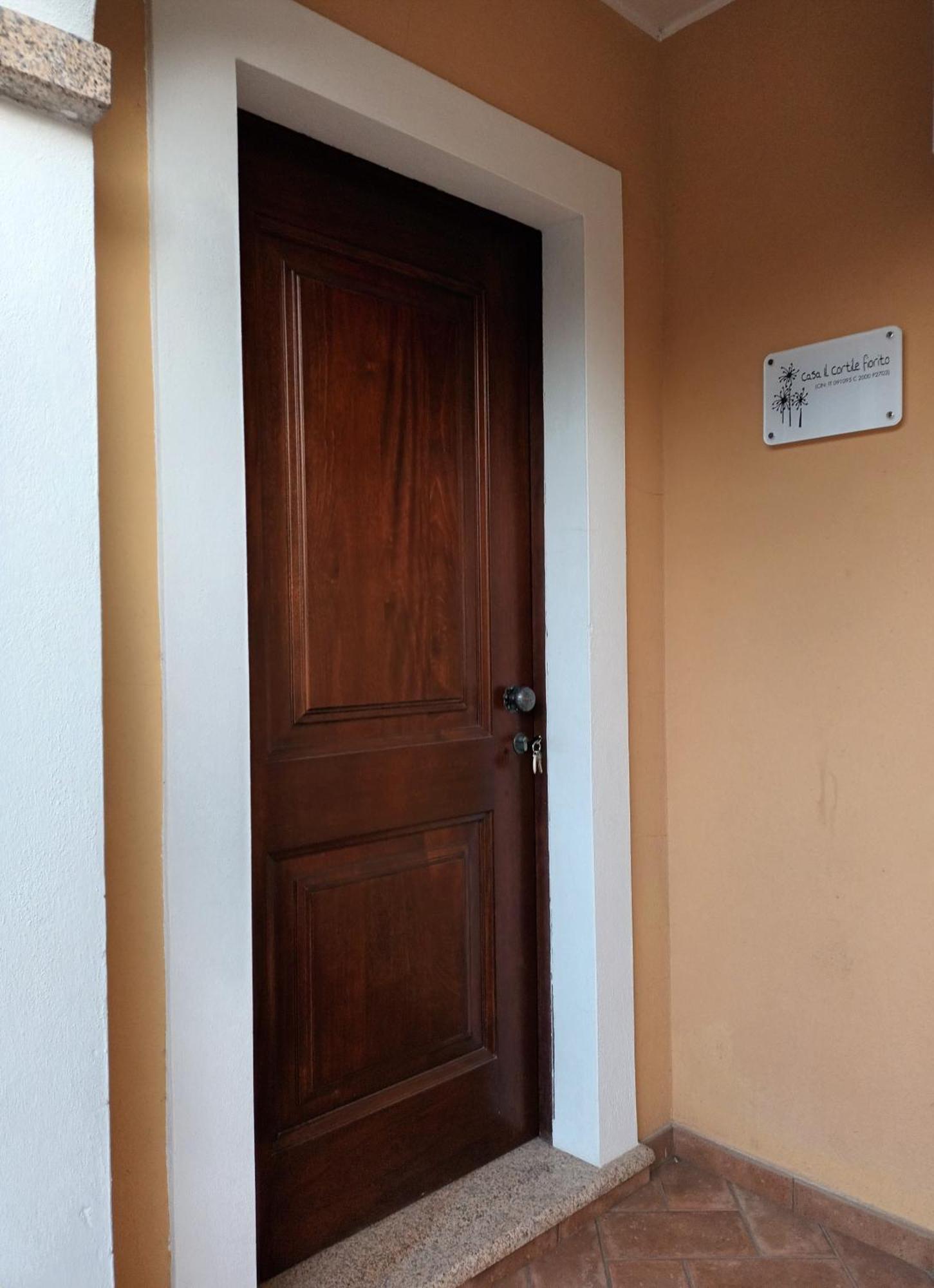 Casa Il Cortile Fiorito Apartment Tortoli Exterior photo